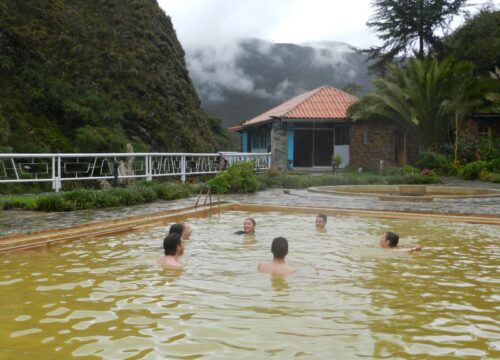 EXCURSIÓN DE 2 DÍAS LARES Y SUS AGUAS TERMALES