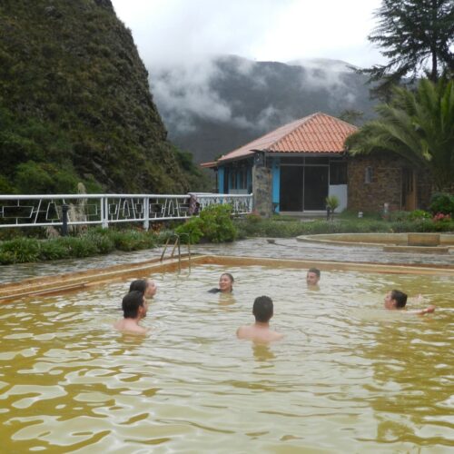 EXCURSIÓN DE 2 DÍAS LARES Y SUS AGUAS TERMALES